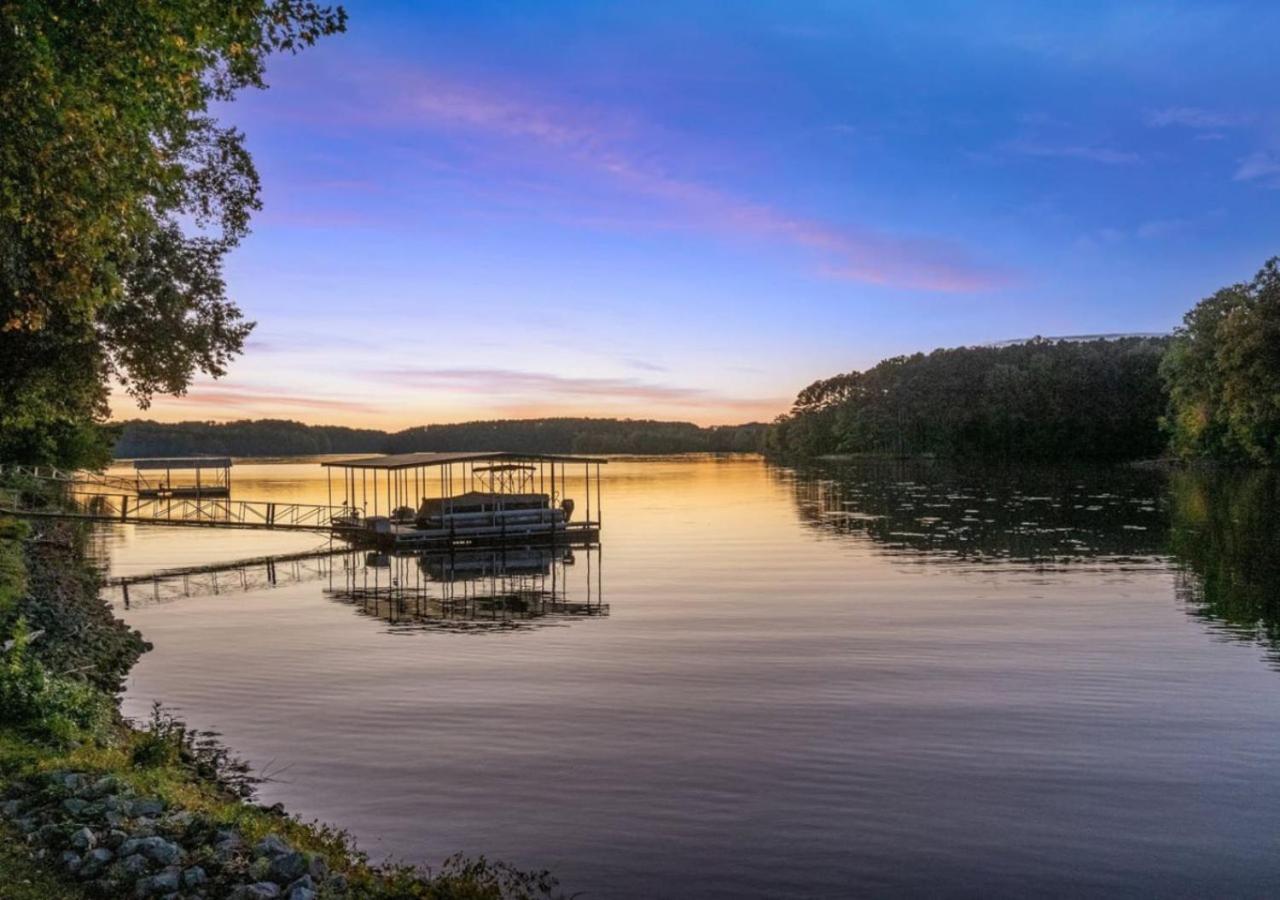 Rare Find Best Lot With Dock And Views On Lake Winchester Eksteriør billede