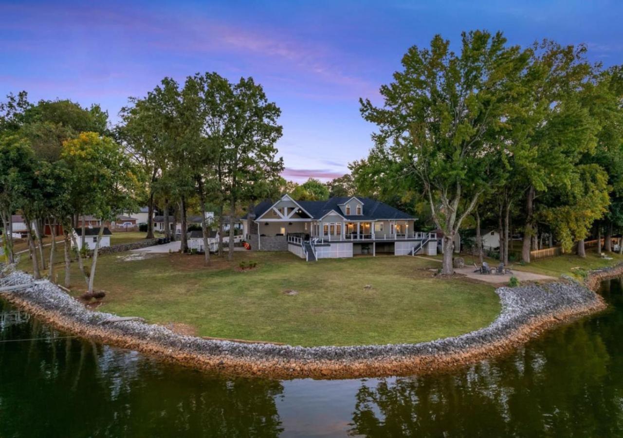 Rare Find Best Lot With Dock And Views On Lake Winchester Eksteriør billede