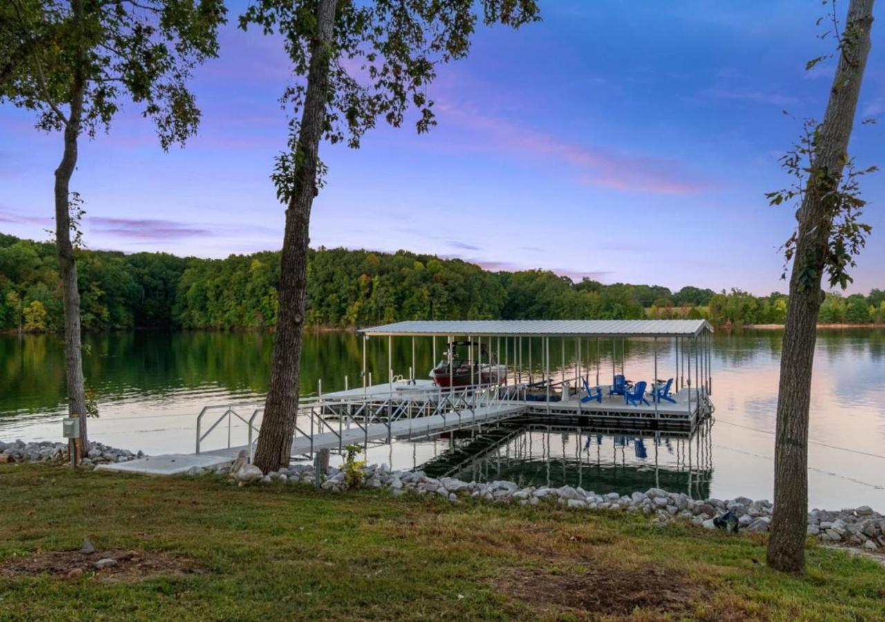 Rare Find Best Lot With Dock And Views On Lake Winchester Eksteriør billede