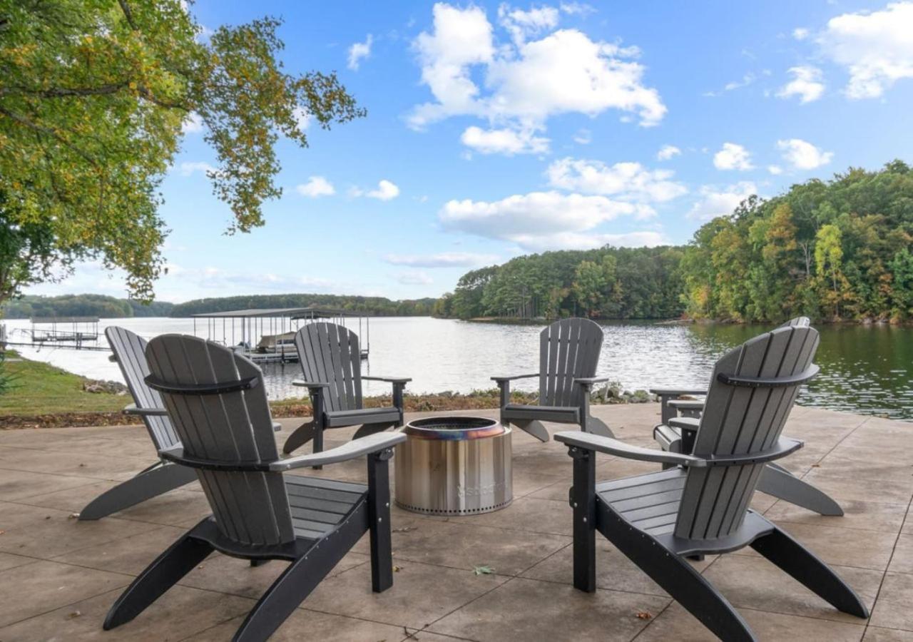 Rare Find Best Lot With Dock And Views On Lake Winchester Eksteriør billede