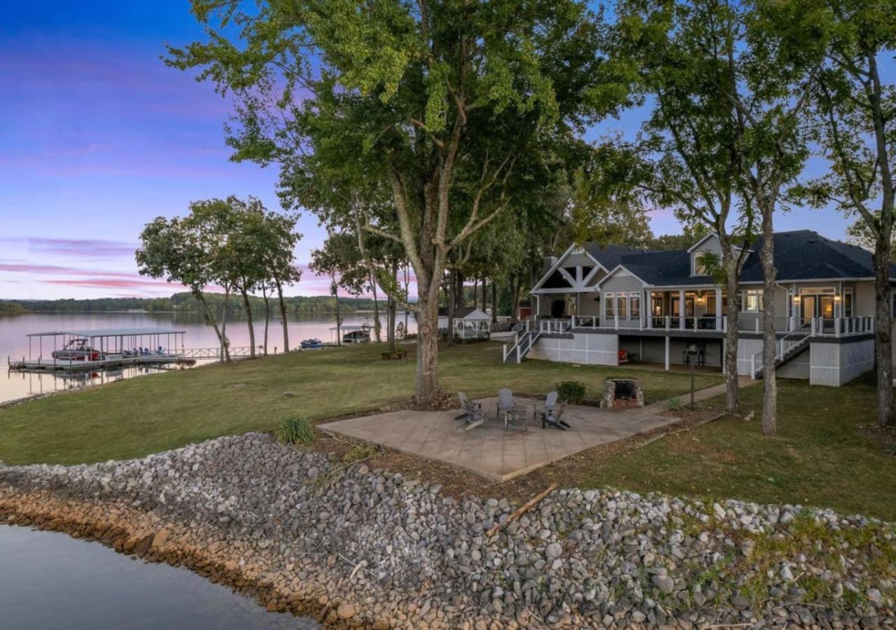 Rare Find Best Lot With Dock And Views On Lake Winchester Eksteriør billede